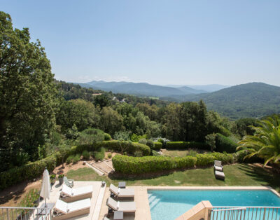 LA GARDE-FREINET, VILLA «CEDRES-BLANCS»